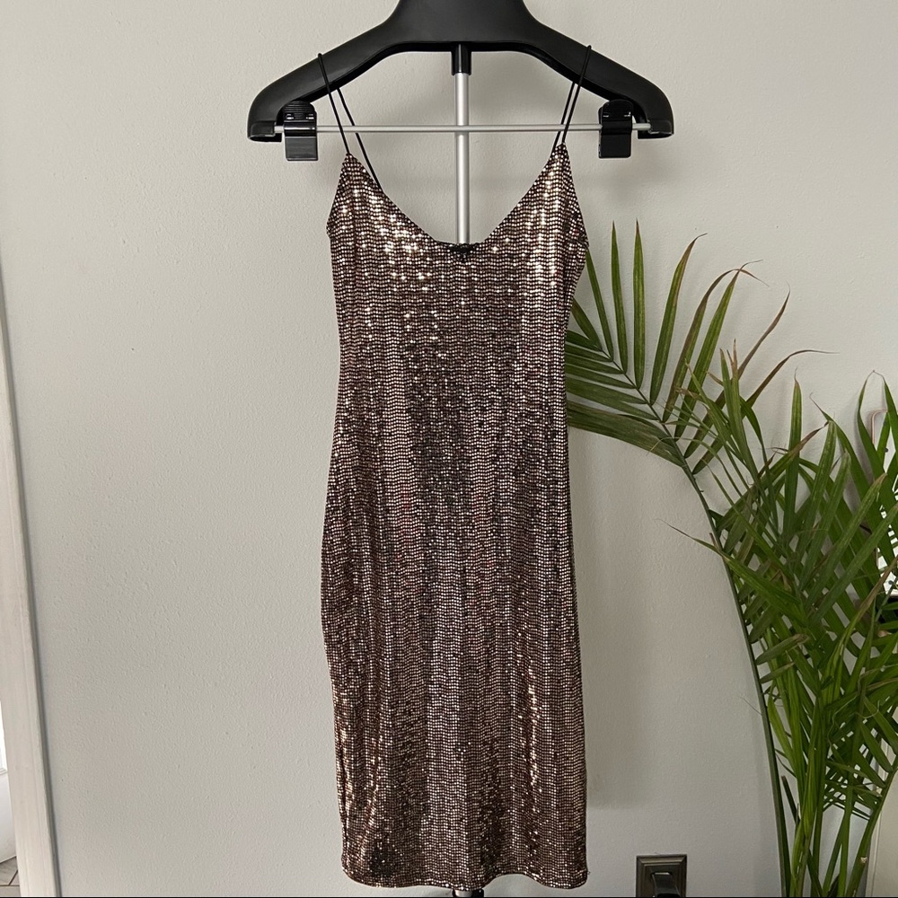 Sleeveless Gold Sequin Bodycon Dress